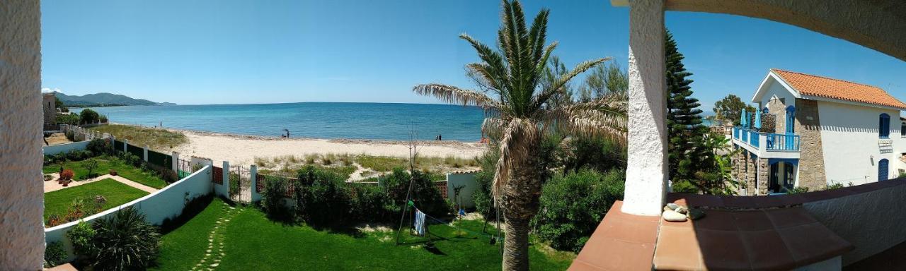 In Front Of The Beach - La Terrazza Sul Mare Flumini di Quartu Exterior foto