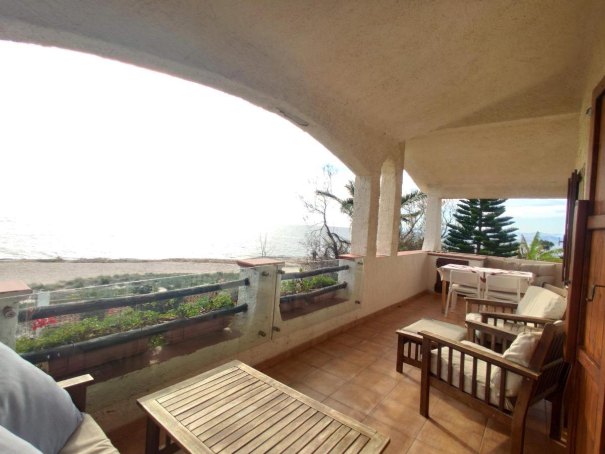 In Front Of The Beach - La Terrazza Sul Mare Flumini di Quartu Exterior foto